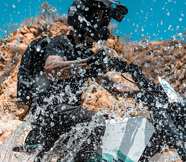 Onyx rider mid-splash